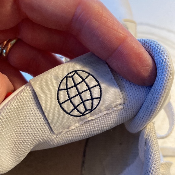 Adidas white “leather” sneackers sz11 a bit used but still in great shape GZ5299 - Picture 9 of 13